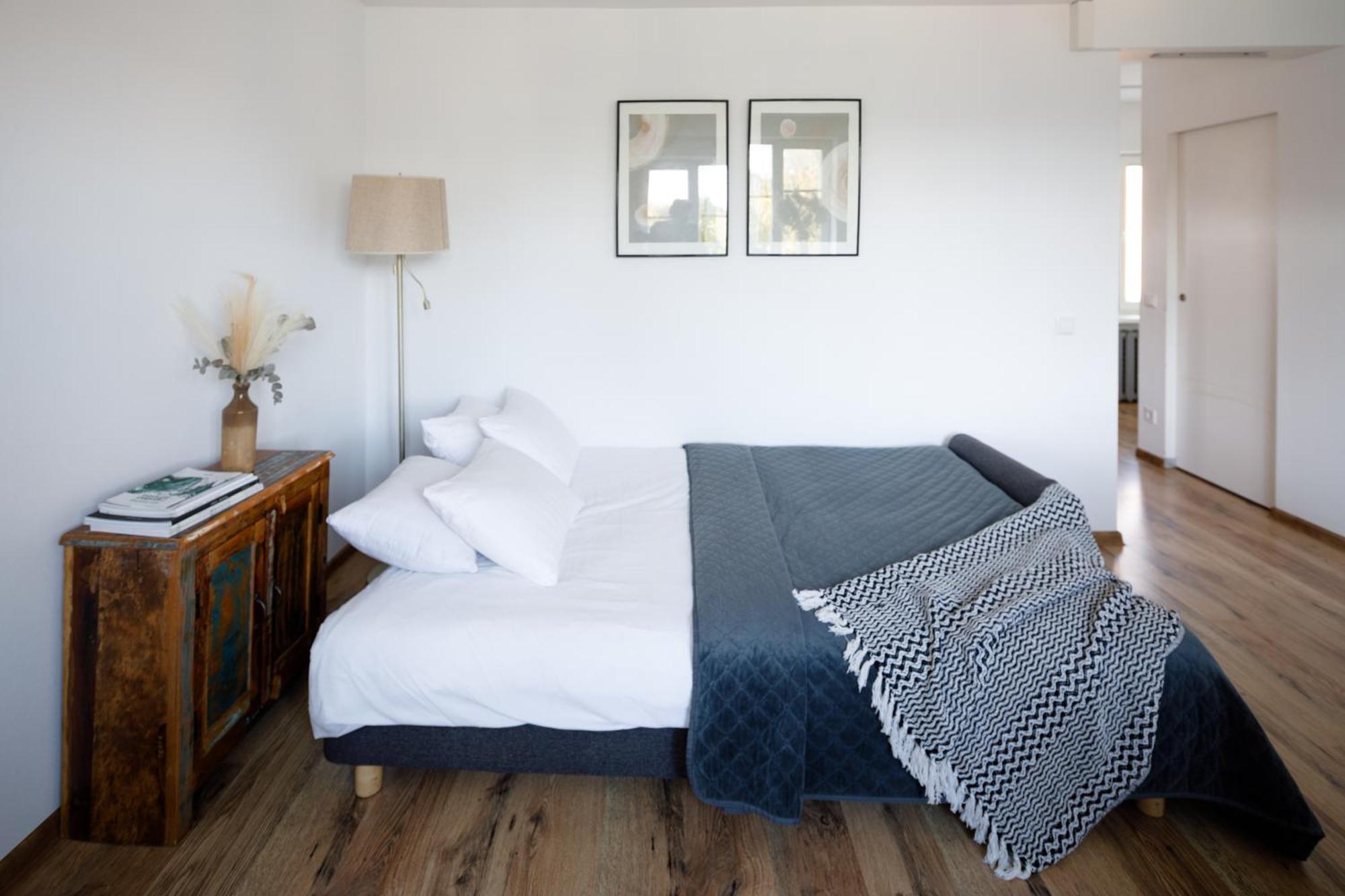 Brivibas Yard Apartment With Parking In City Center Ryga Zewnętrze zdjęcie