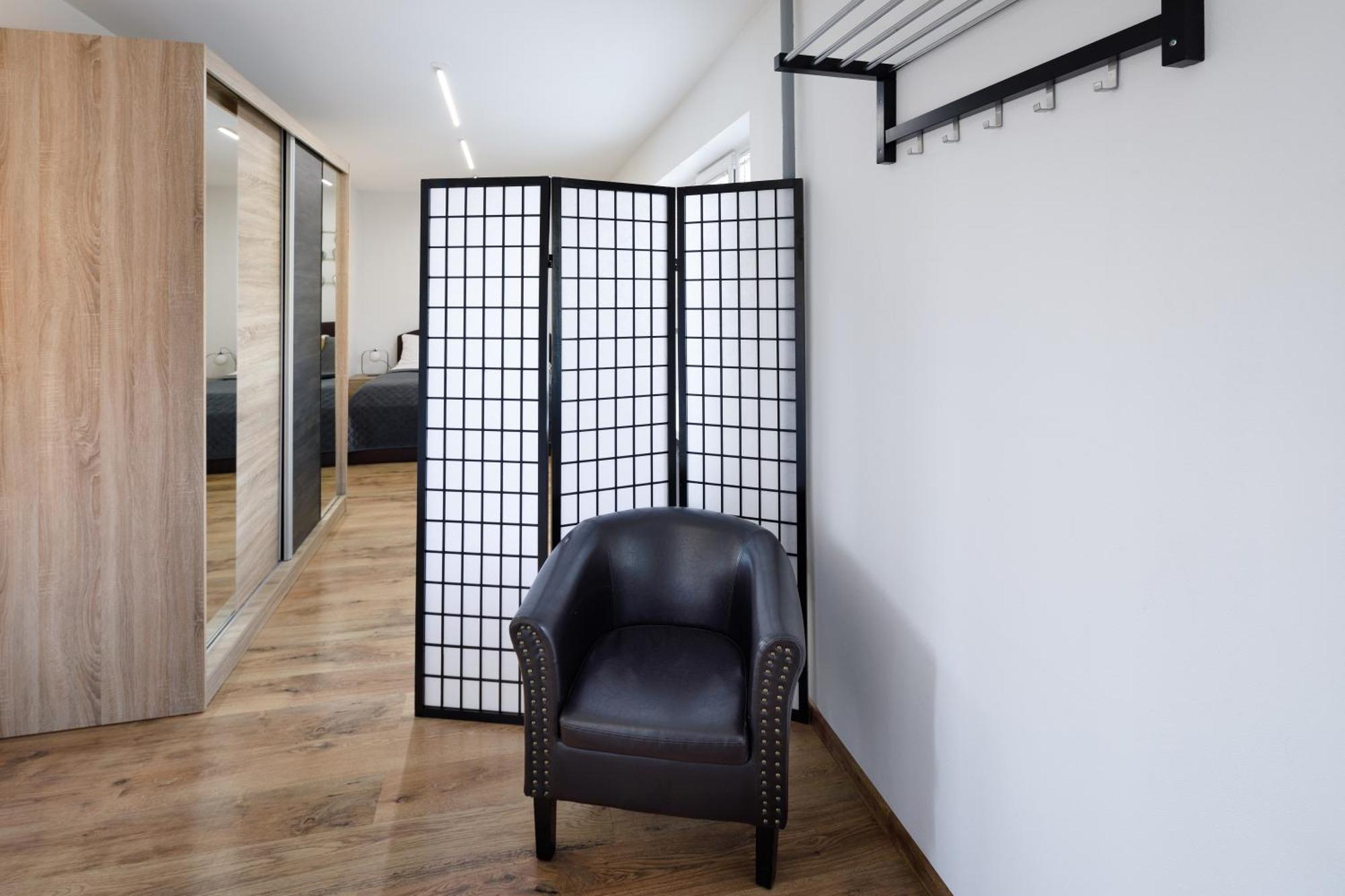 Brivibas Yard Apartment With Parking In City Center Ryga Zewnętrze zdjęcie